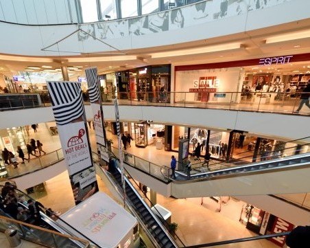 Нови мерки в София! Забраняват на децата под 18 да влизат в молове без придружител