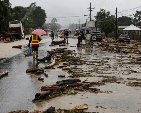 Десетки са загиналите след урагана Ета