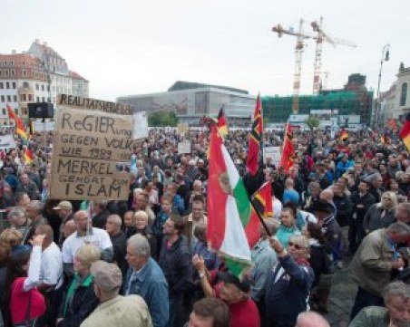 НА ЖИВО: Бунт срещу COVID мерките в Германия! Хиляди протестират