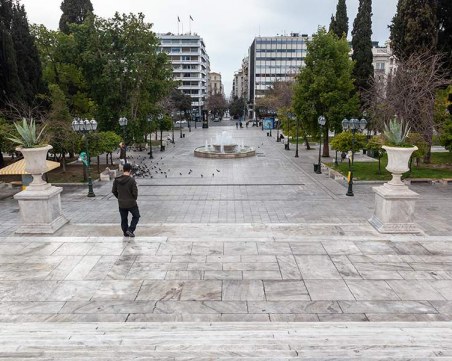 Драконовски мерки в Гърция: Ще изискват QR код и при пътуване в страната