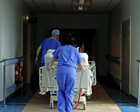 Мъж с инсулт почина след отказ да бъде приет в две болници