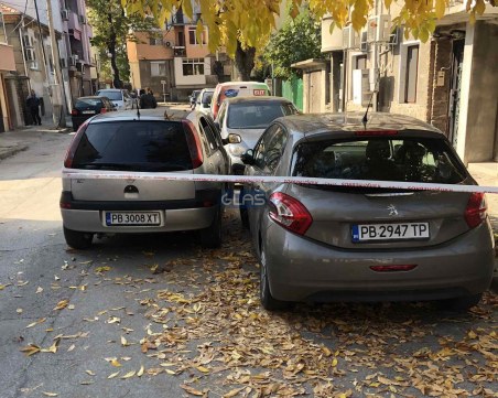 Погром в центъра на Пловдив! Вандали разбиха 5 коли