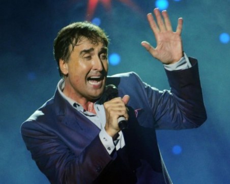 Веселин Маринов е с COVID-19