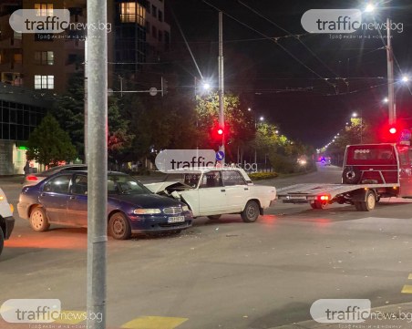 Две катастрофи през няколко метра в Кючука, в едната има пострадал пешеходец