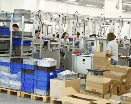 Министърът на икономиката: Търсим баланс, а не локдаун