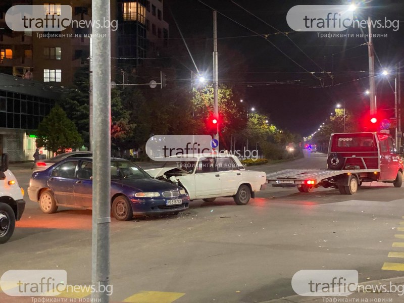 Две катастрофи през няколко метра в Кючука, в едната има пострадал пешеходец