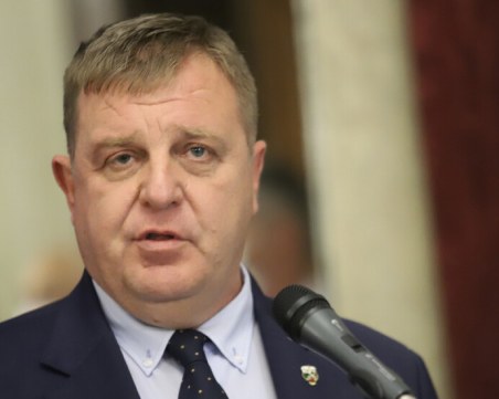 Каракачанов: Всичко зависи от Скопие