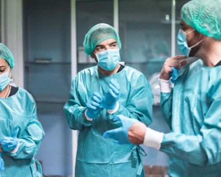 Лекари от ВМА откриха важен детайл при операция на пациент с коронавирус