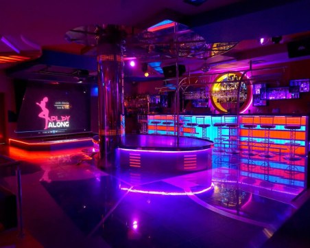 И стриптийз бар в Пловдив над закона, отваря за дневни партита