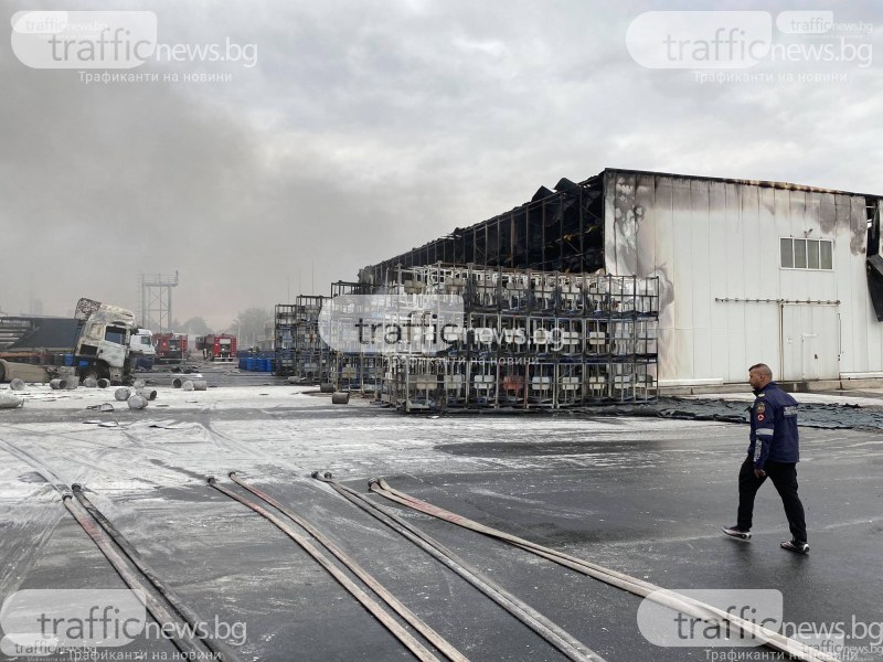 Прокуратурата поема пожара в завода за череши в Катуница