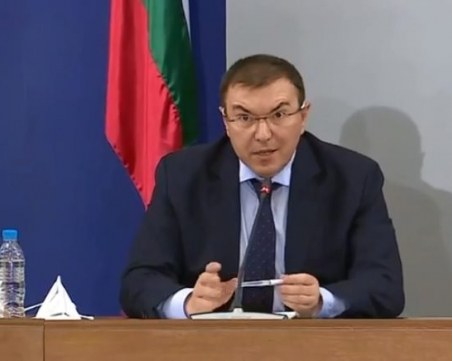 България внася три одобрени ваксини, имунизацията ще е доброволна