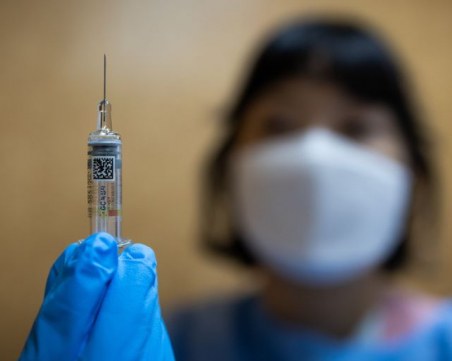 Колко време ще ни пази ваксината 