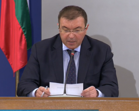 Проф. Ангелов предупреди: Приемът на антиботици и кортикостероиди без причина може да е фатален