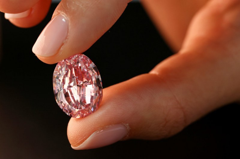 Редкият розов диамант вече е продаден - за 26,6 млн. долара