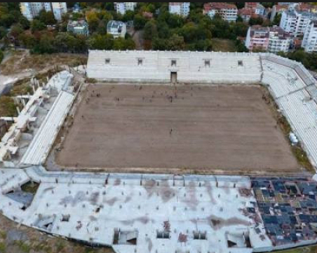 Официално: Парсек оттегли жалбата си за Колежа,  Общината подписва с ПИМК договора