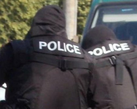 Турци опитаха да минат границата с укрити половин милион евро