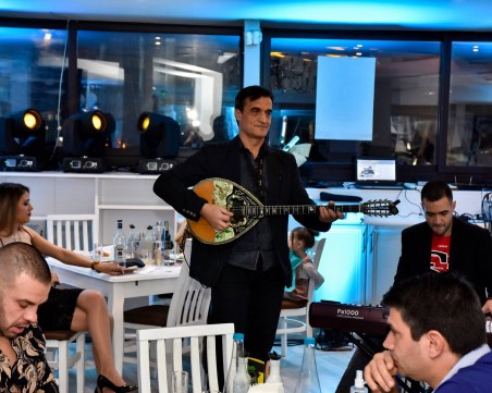 Купон се вихри в Пловдив, напук на забраните! Музиката гърми, дистанция - нулева