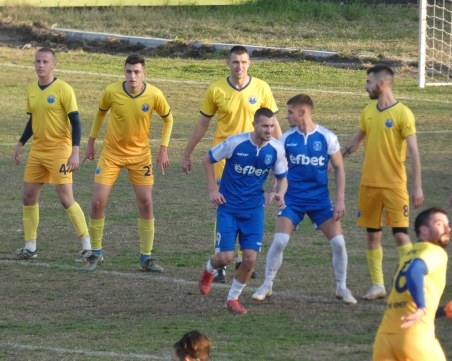 Марица се справи с Левски Карлово, Илия Николов спаси дузпа