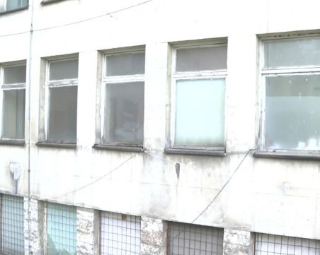 Кметът на Свищов: В болницата беше ад – сваляхме температура на пациенти с лед