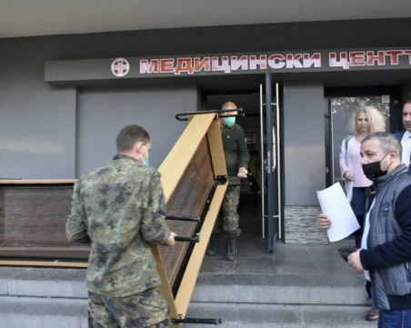 Даряват средства на МБАЛ 