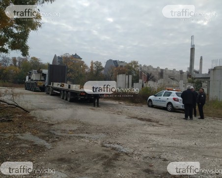 Камион и кран на ПИМК влязоха на 