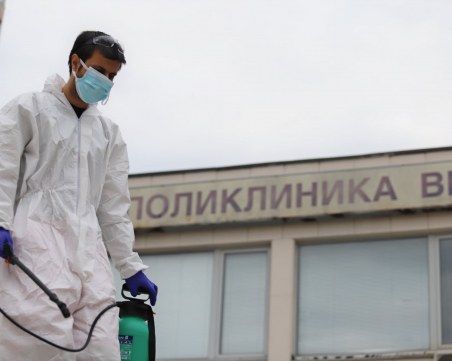 Военнослужещи станаха доброволци във ВМА