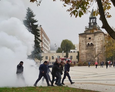 Врачанин подпали колата си, опита да запали и себе си