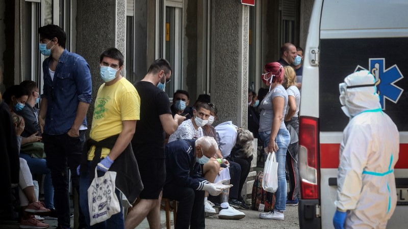 Антирекорд в Сърбия – заразните 5000,  ситуацията в Белград е критична