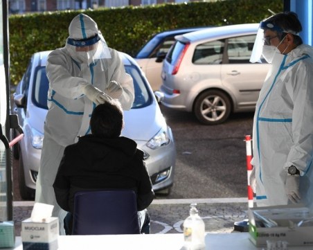 Италиански физик: Трябва да се опитаме да избегнем трета вълна на вируса през януари и февруари