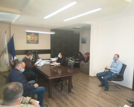 Няма да затварят пенсионерските клубове в община 