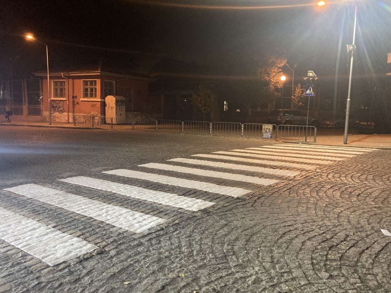 Полагат 13 иновативни пешеходни пътеки за 30 бона в Пловдив