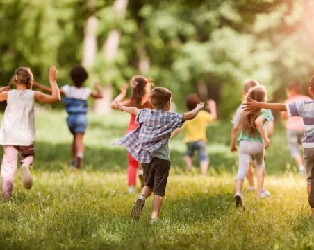 На този ден: Честит празник, деца!