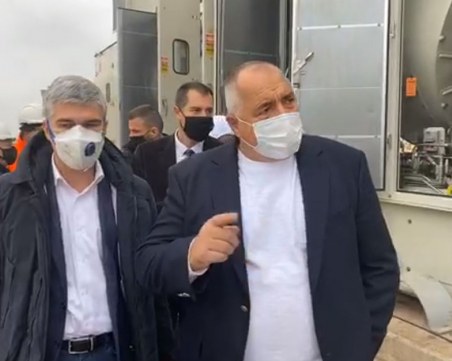 Борисов на инспекция на компресорните станции на Балкански поток