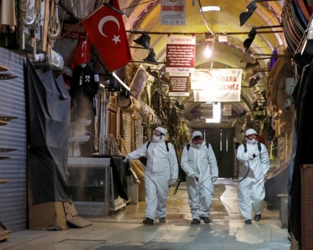 Турция със строг комендантски час