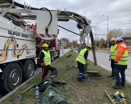 Започнаха нов етап на Водния цикъл в Пловдив, сменят колектор на основен булевард