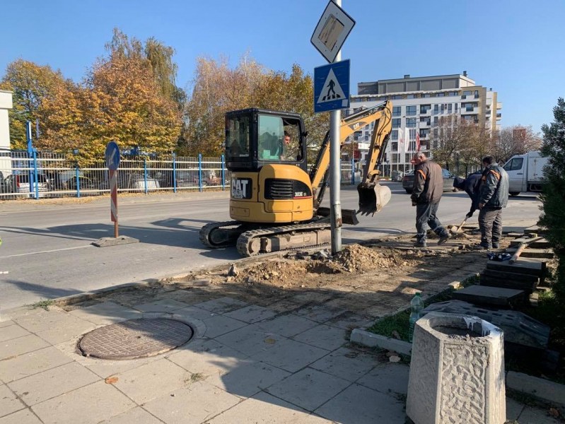 Четири повдигнати пешеходни пътеки изграждат в