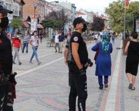 Частична карантина влиза в сила и в Турция