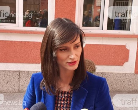 Мария Габриел: Сертифицирана ваксина до края на 2020! Ще е безплатна и достъпна за българите