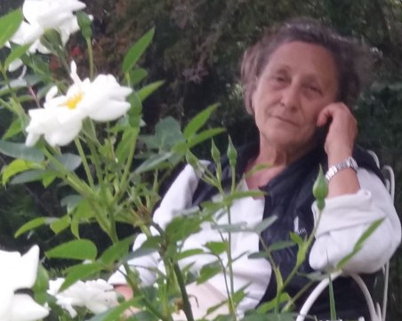 Нешка Робева търси дом на 14 кученца, които е приютила