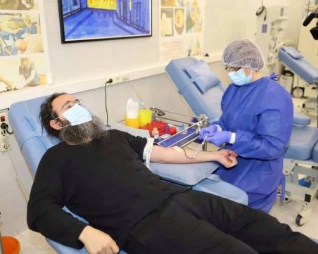 Свещеници дариха кръв в Деня на християнското семейство