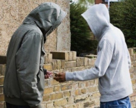 Двама в ареста в Пазарджик заради наркотици