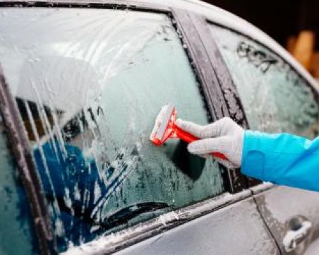 Лесно и бързо: Как да размразите прозорците на колата за 10 секунди