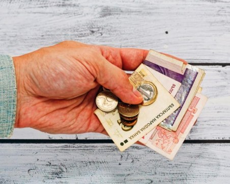 Минималната пенсия става 300 лева