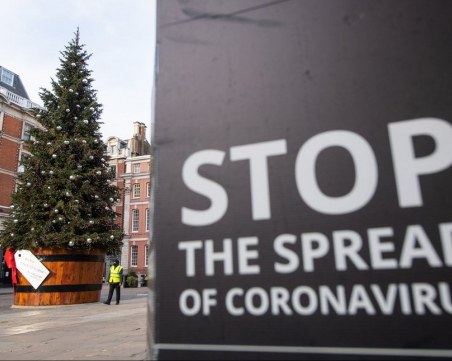 Обединеното кралство облекчава мерките срещу COVID-19 за Коледа
