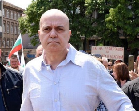 Слави Трифонов: Участници сме в най-големия хаос, предизвикван от управляващите