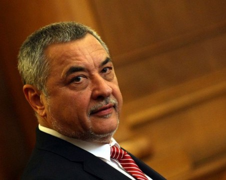 Валери Симеонов поиска и затварянето на парковете, както и помощ от 80% от оборота на затворените обекти