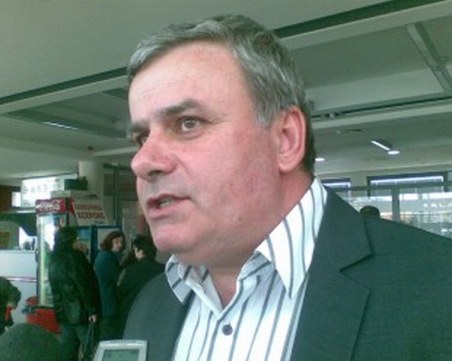 Веселин Дошков: Нерегламентираните превозвачи ни отнемат 50% от приходите