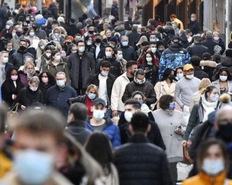 След рекордния брой починали в Германия: Мерките остават до януари