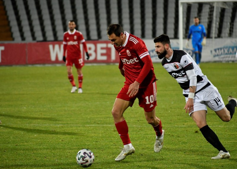 Димитър Илиев на второто място в класацията за футболист на октомври