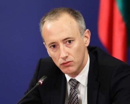 Вълчев: Учителите ще бъдат сред първите ваксинирани, няма да има нулева година